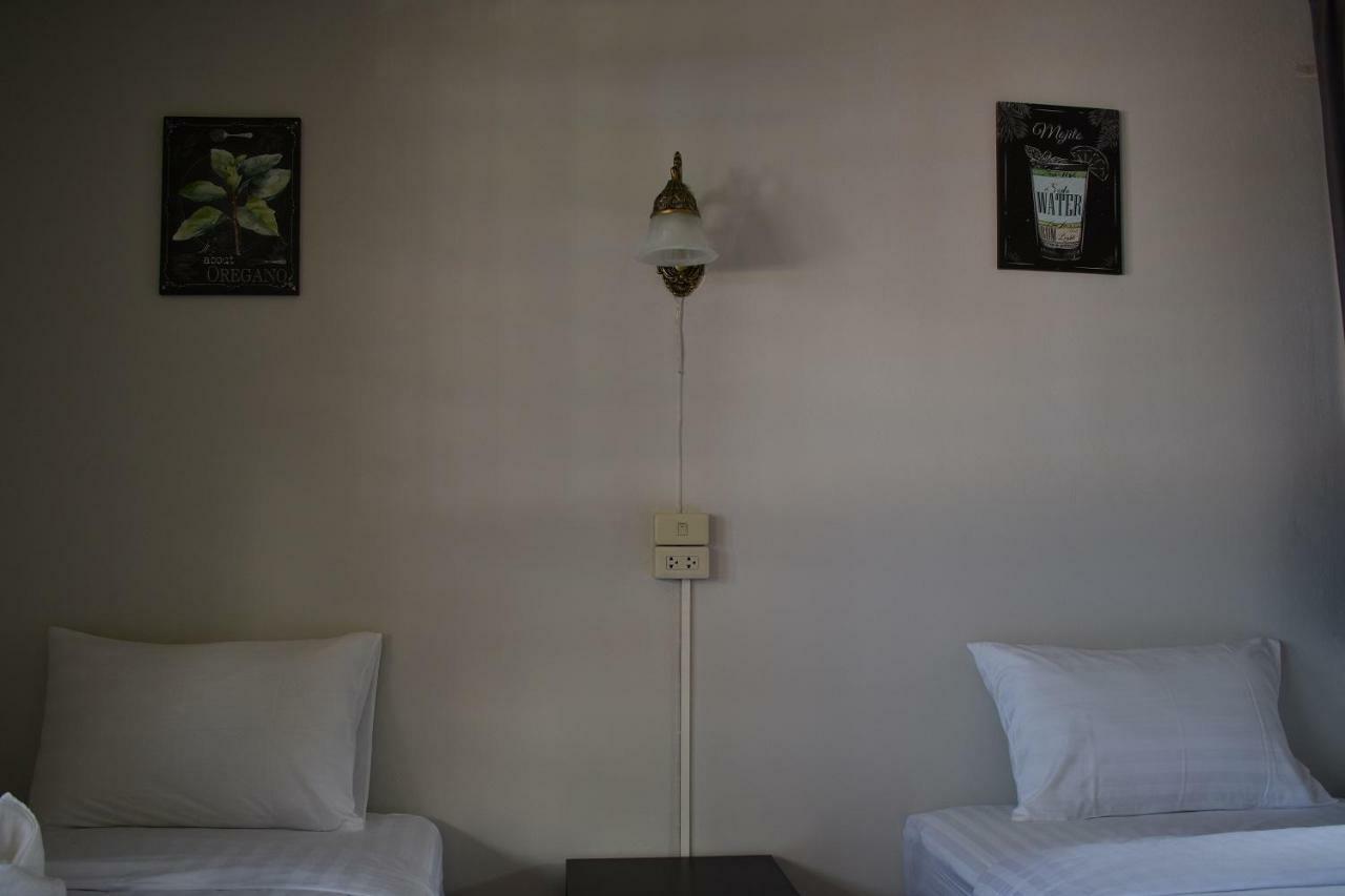 Maya Bed And Food Hostel Chiang Mai Zewnętrze zdjęcie