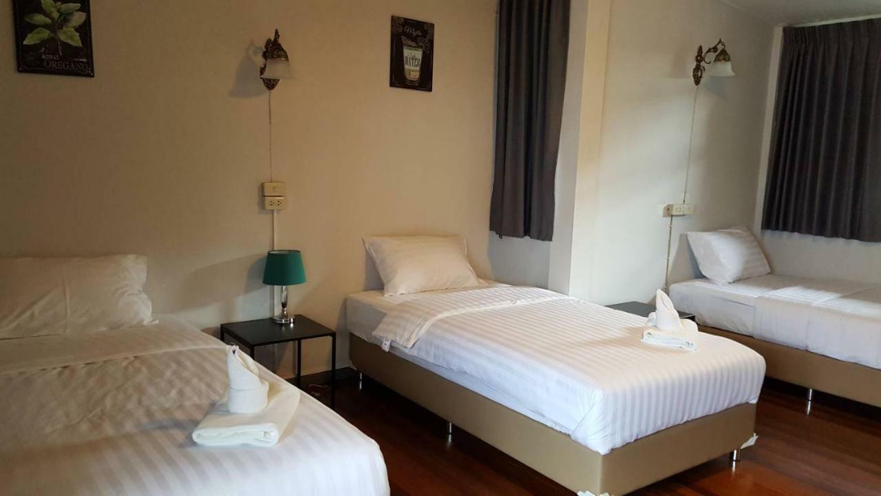 Maya Bed And Food Hostel Chiang Mai Zewnętrze zdjęcie