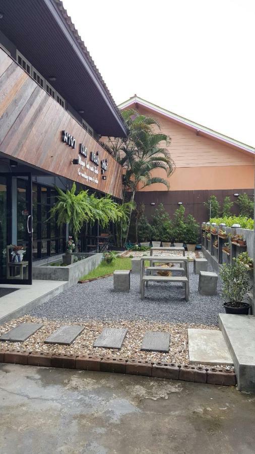 Maya Bed And Food Hostel Chiang Mai Zewnętrze zdjęcie